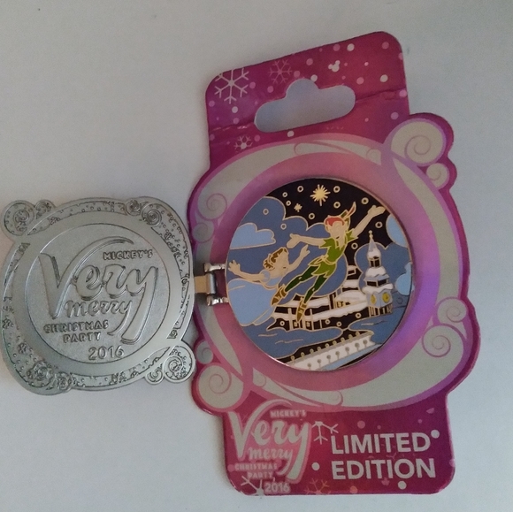 **Limited edition Disney pin - Picture 2 of 3